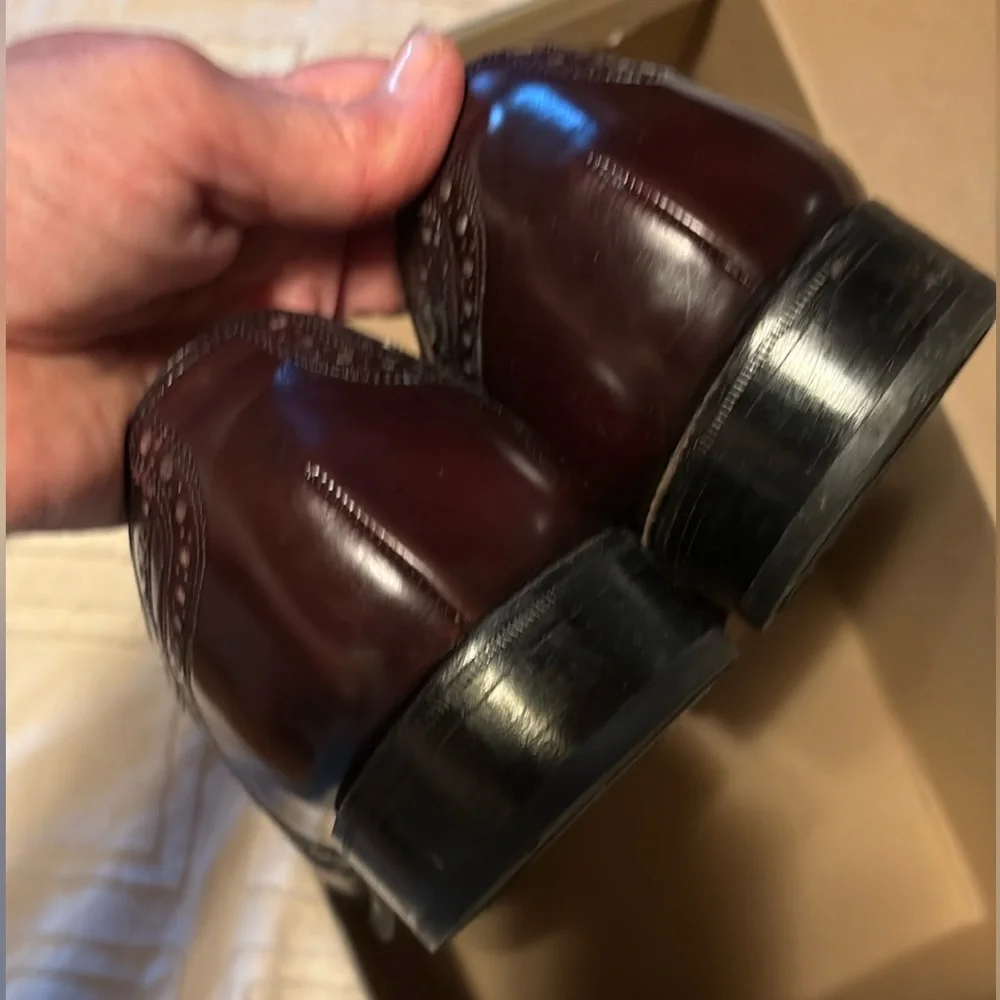 Florsheim Cordovan Oxford Wingtip Shoes Classic Leather Design 10.5 WIDE WIDTH